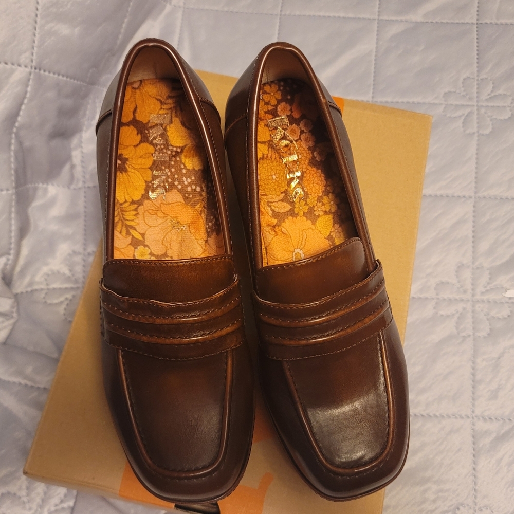 Womens stylish size 7 platform loafers